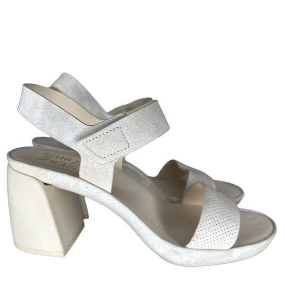 Naturalizer Block Heel Sandal 8.5 Vacation Comfort Chic Cream White Genn Rise 2 - Picture 1 of 9